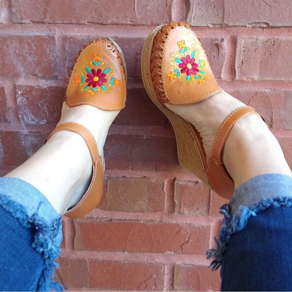 Size 9 leather Mexican Artisan wedge - Picture 1 of 4